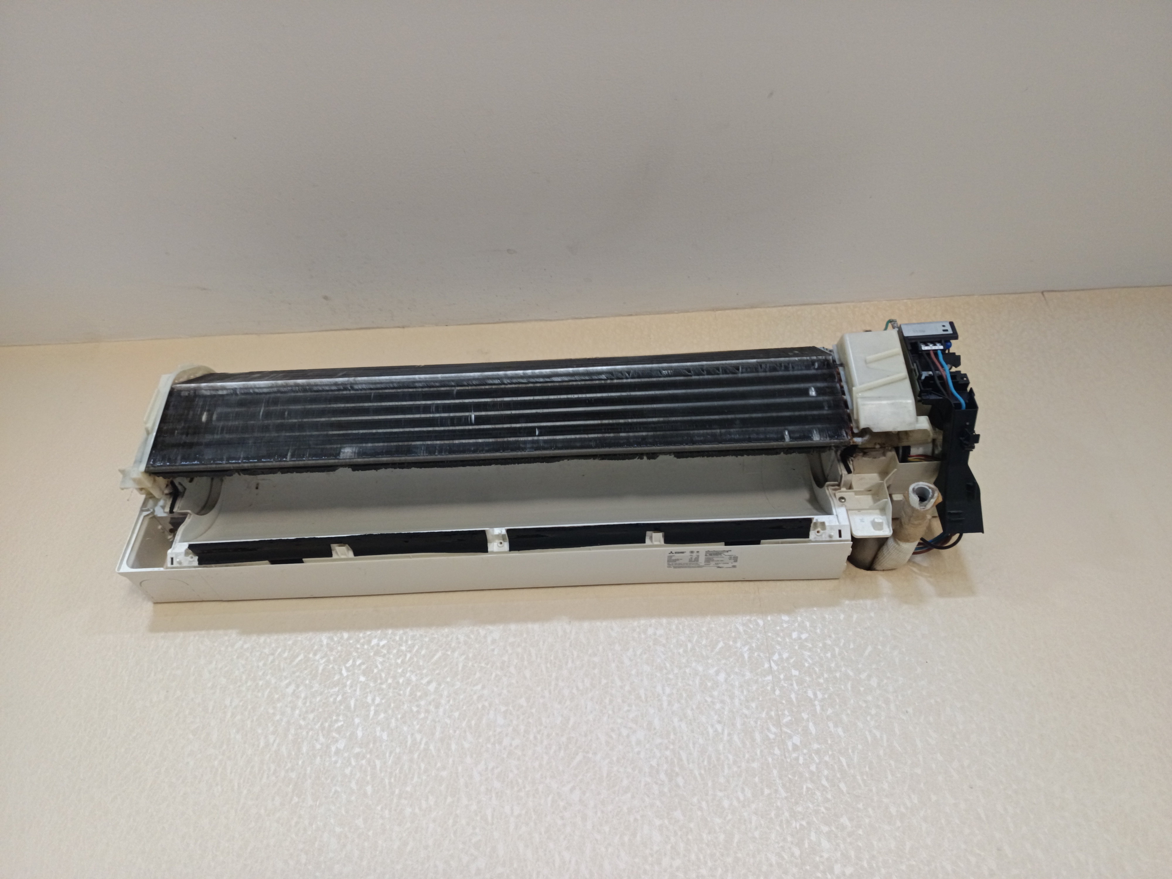 ล้างแอร์สำนักงาน Office ยี่ห้อ Mitsubishi Electric MS-GN24VF - รูปภาพผลงานที่ 1