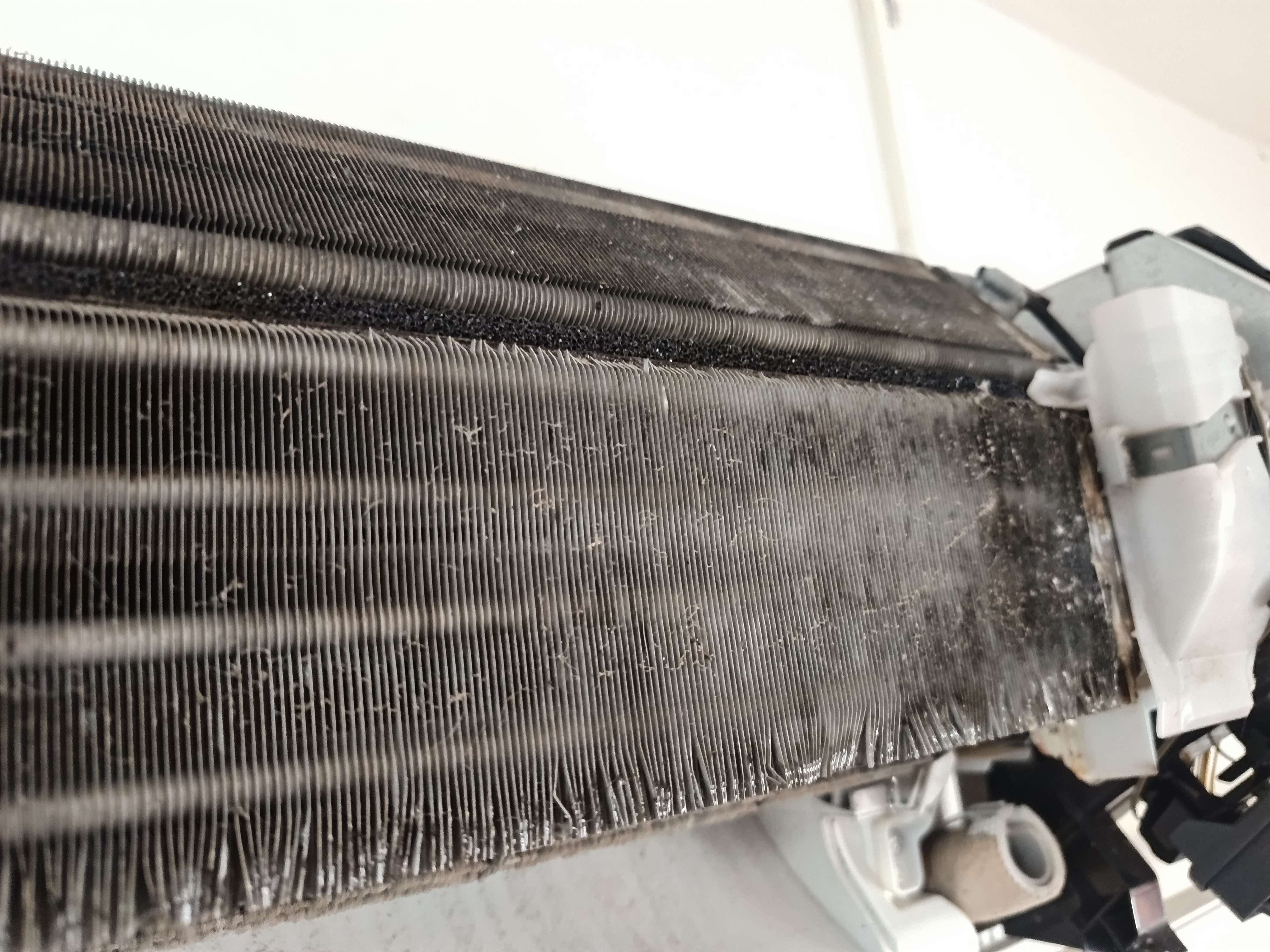 ล้างแอร์ในหมู่บ้านนราวัลย์วังน้อย - รูปภาพผลงานที่ 12